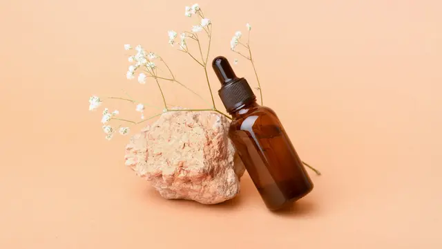 Sudah Rutin Pakai Serum Kok Hasilnya Nggak Terlihat? 5 Kesalahan Ini Bisa Jadi Penyebabnya