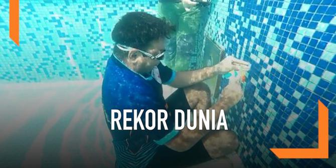VIDEO: Remaja India Pecahkan Rekor Dunia Bermain Rubik di Dalam Air