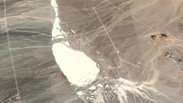 2. Kawasan gurun di Tonopah, Nevada, yang diduga menjadi pangkalan militer rahasia AS (kredit citra Google)