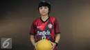 Pemain Jaya Kencana Angels, Fitriya Hilda berpose usai wawancara di Studio Liputan6.com, Jakarta, Kamis (1/9). Bersama JK Angels, Fitriya pernah mencatatkan namanya sebagai Top Scorer Gudang Futsal 2014 lalu. (Liputan6.com/Helmi Fithriansyah)