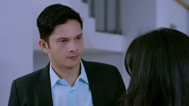 Di Antara Dua Cinta