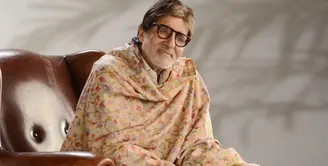 Baru-baru ini, Amitabh Bachchan membuat para penggemarnya khawatir. Lantaran aktor kawakan Bollywood ini dikabarkan sedang sakit dan harus dilarikan ke rumah sakit. (Foto: hindustantimes.com)