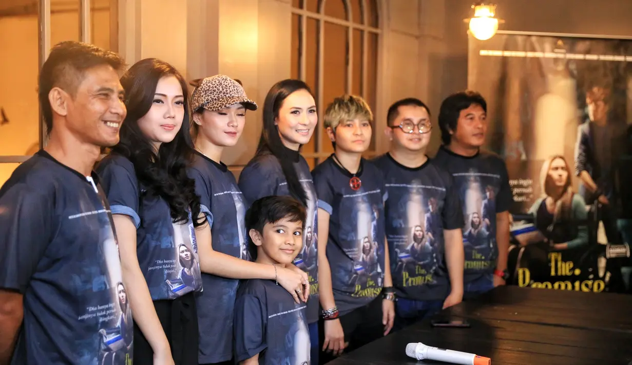  "Virginity malah nagih kita akting, mereka nagih. Kebetulan ceritanya pas ya, jadi kita ambil. Karena kita juga suka film tentang pembunuhan," ucap Dara The Virgin. (Adrian Putra/Bintang.com)