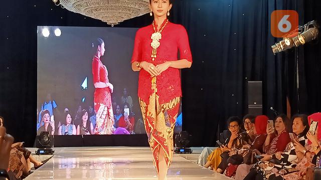 Kebaya-Kebaya Bordir Cantik Berunsur Betawi