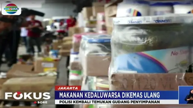 Temuan ini merupakan rangkaian pengungkapan makanan kedaluwarsa hasil penggerebekan Polres Metro Jakarta Barat di Tambora, Selasa, 20 Maret 2018.