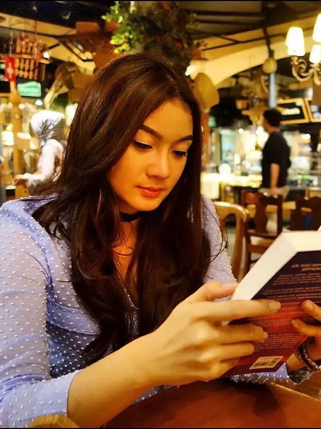 7 Potret Terbaru Razer Patricia yang Kini Makin Memesona