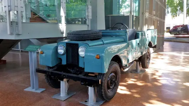 Land Rover Fidel Castro