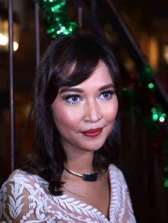 Wanita 30 tahun tersebut mengakui saat sekali mencoba nasi liwet, Anneke merasa ketagihan. (Nurwahyunan/Bintang.com)