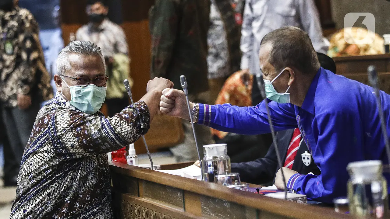 FOTO: DPR Gelar RDP Bahas Revisi Peraturan KPU
