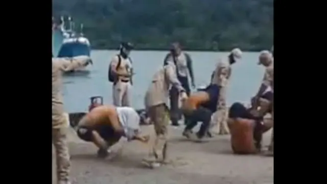 Tangkapan layar video kekerasan terhadap napi pindahan dari Bali yang dilakukan oleh petugas lapas Nusakambangan. (Foto: Liputan6.com/Medsos/Muhamad Ridlo)