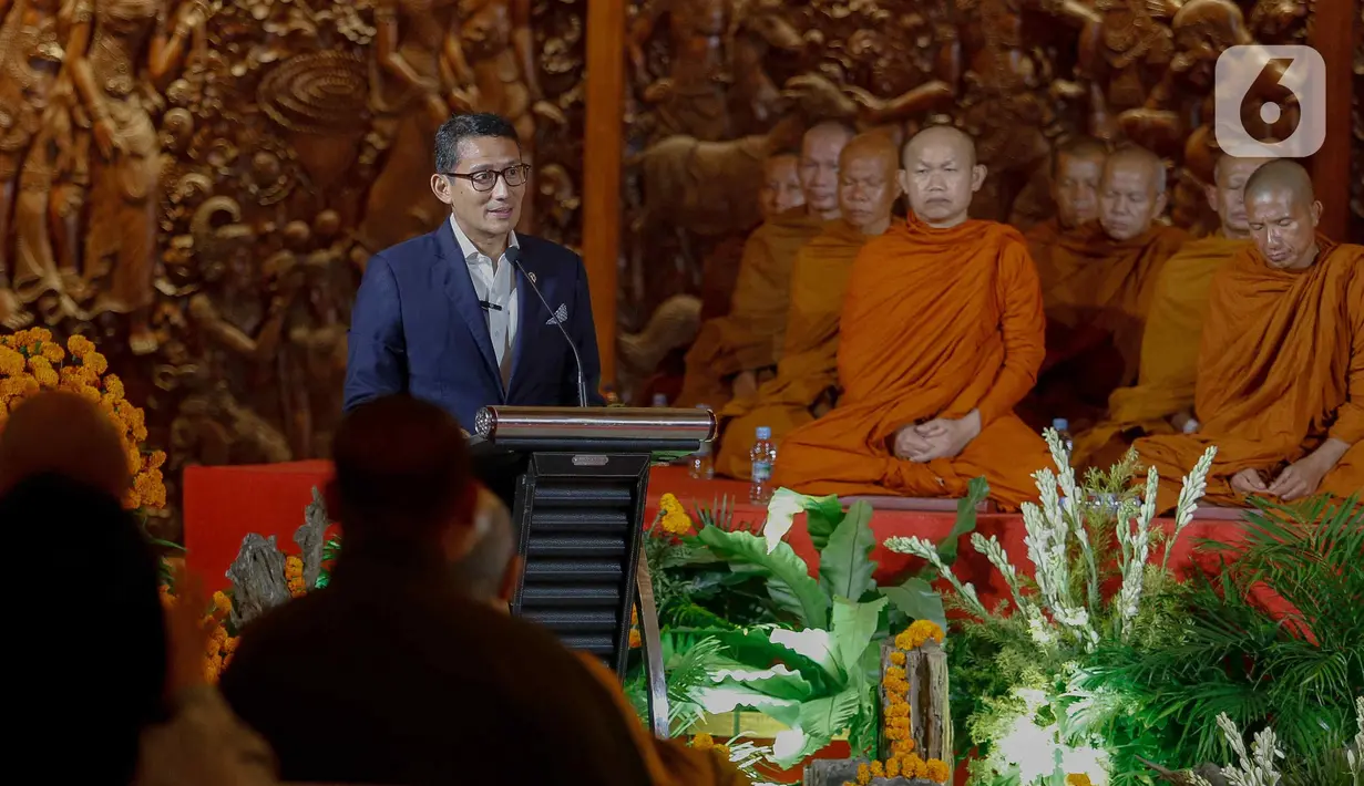 Penyambutan ini sekaligus pelepasan para Bhikkhu yang akan melakukan Thudong sebagai rangkaian perayaan Waisak 2024. (Liputan6com/Herman Zakharia)