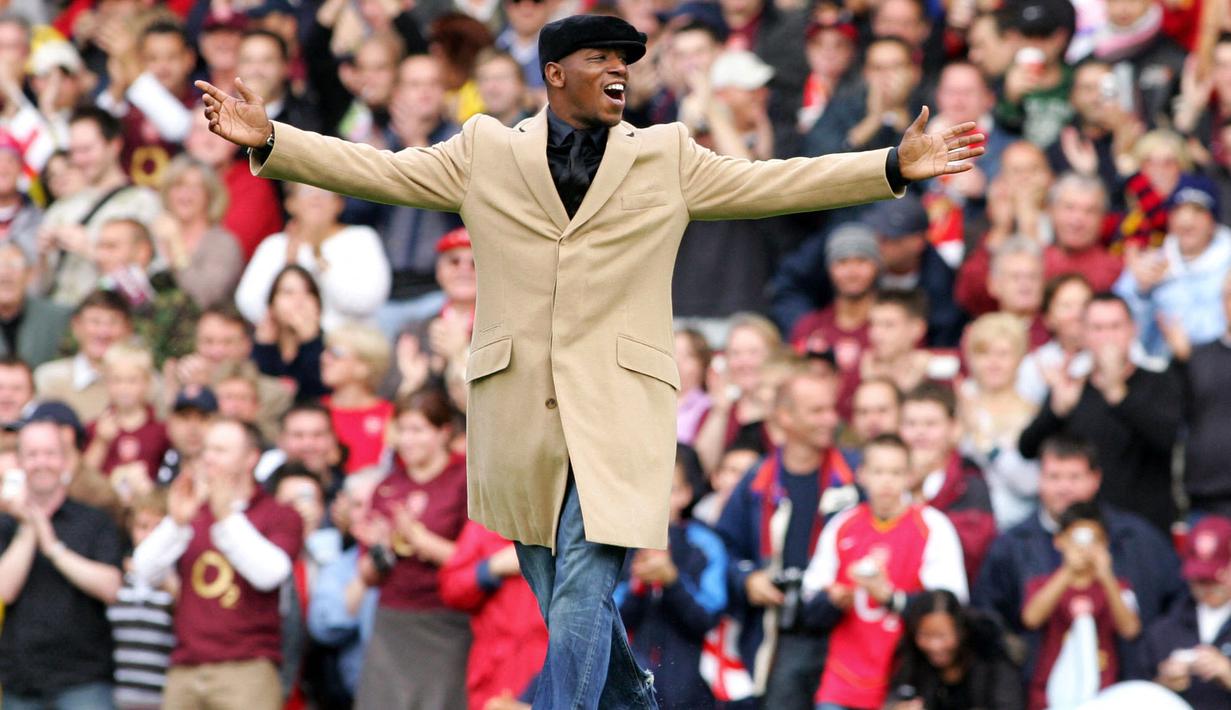 Ian Wright merupakan salah satu mantan pemain yang dikagumi di Liga Inggris. Namun ternyata ia pernah mendekam di penjara selama 14 hari. Kasus yang menjerat Wright adalah soal pajak kedaraan. Ia mengaku kapok dan tak ingin mengulangi perbuatannya. (Foto: AFP/Carl De Souza)