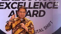 Menteri Komunikasi dan Informatika, Rudiantara saat menjadi pembicara pada malam penghargaan The 7th Annual SPEx2 Award 2018 di Jakarta, Senin (26/11). Ada 21 kategori penghargaan kepada perusahaan terunggul. (Liputan6.com/Helmi Fithriansyah)