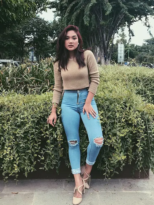 Marion Jola memang punya wajah yang sangat manis, selain itu wajahnya juga terlihat tembem-tembem menggemaskan. (Foto: instagram.com/lalamarionmj)