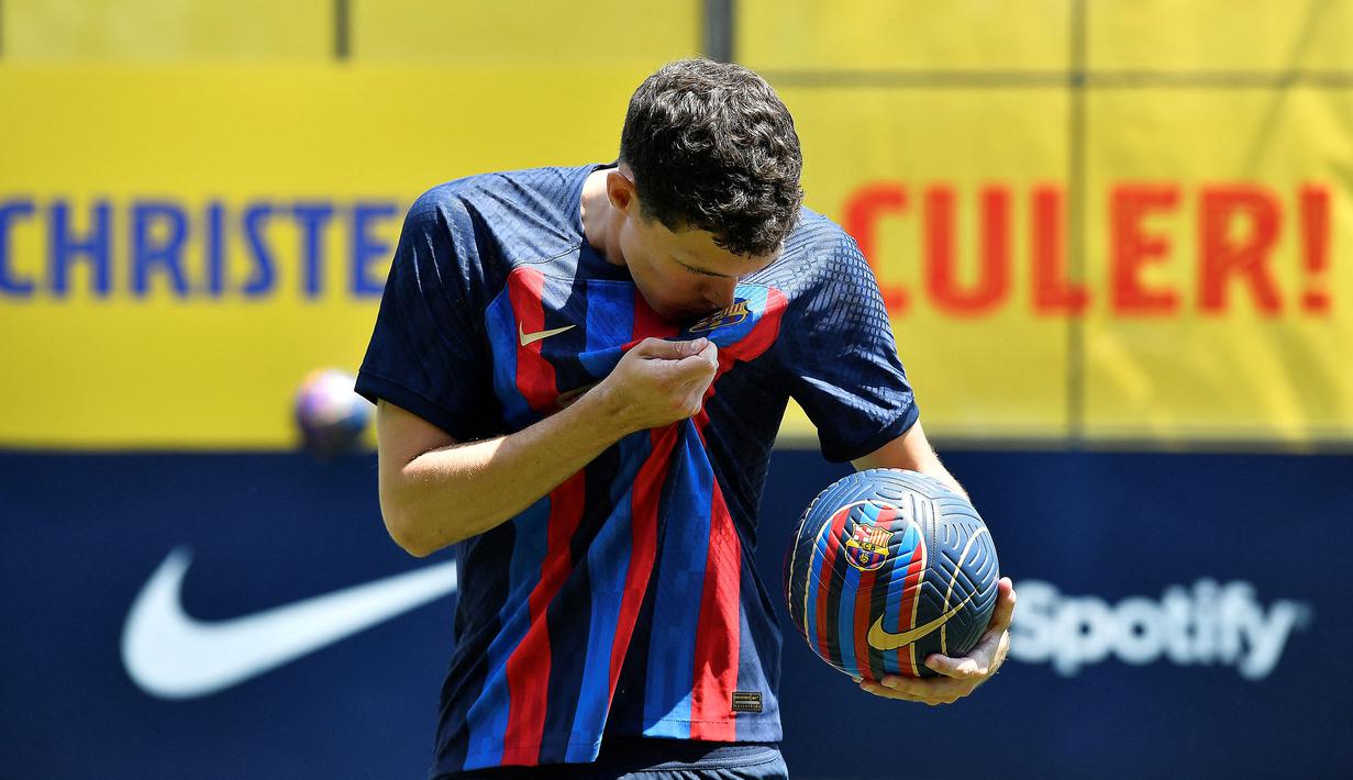 Bahkan, ketika berumur 8 tahun, ia pernah mengirim surat ke Barcelona yang berisi keinginannya untuk bergabung dengan salah satu klub tersukses di Liga Spanyol tersebut. (AFP/Pau Barrena)