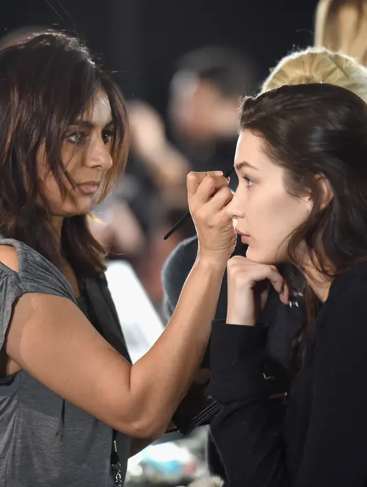 Dengan adanya haters, Bella Hadid nampaknya tidak mau ambil pusing. Hingga saat ini, Bella belum menyerang para hatters yang telah membully dirinya. (AFP/Bintang.com)