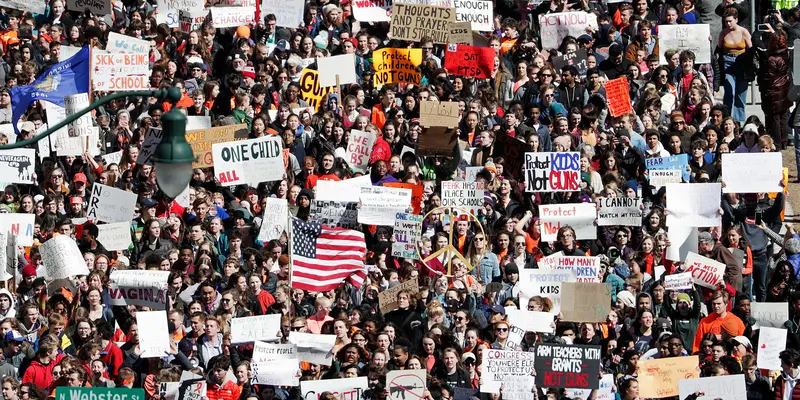 Ribuan Siswa Turun ke Jalan Desak Ketegasan Kongres AS
