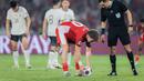 Pemain Timnas Indonesia, Ole Romeny bersiap melakukan penalti dalam laga lanjutan putaran ketiga Kualifikasi Piala Dunia 2026 melawan China di Stadion Utama Gelora Bung Karno (SUGBK), Senayan, Jakarta, Selasa (05/06/2025). (Bola.com/Bagaskara Lazuardi)