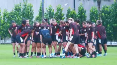 Timnas Indonesia Putri terus menggenjot persiapan jelang Kualifikasi Piala Asia Putri 2026 dengan menggelar sesi latihan di Dewa United Arena, Tangerang, Rabu (25/6/2025). (Bola.com/M Iqbal Ichsan)