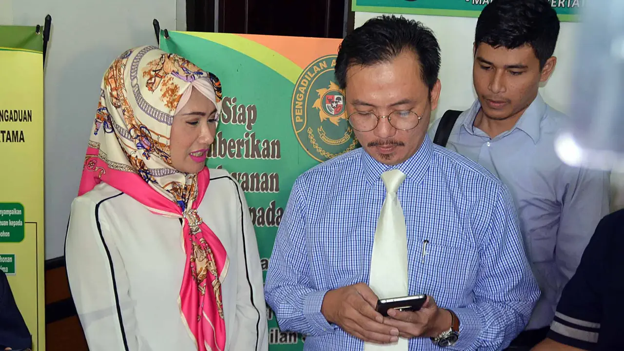 [Bintang] Sidang Cerai Donny Kesuma dan Yuni Indriati