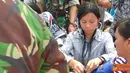 Citizen6, Nunukan: Pengobatan massal yang digelar ketiga kalinya di wilayah perbatasan itu dapat terlaksana atas kerjasama Tim Ekspedisi Khatulistiwa Sub Korwil 05 Nunukan dengan Dinas Kesehatan Kabupaten Nunukan. (Pengirim: Badarudin Bakri)