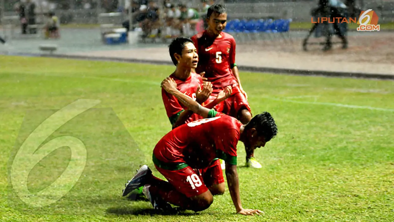 evan-dimas-5-131012c.jpg