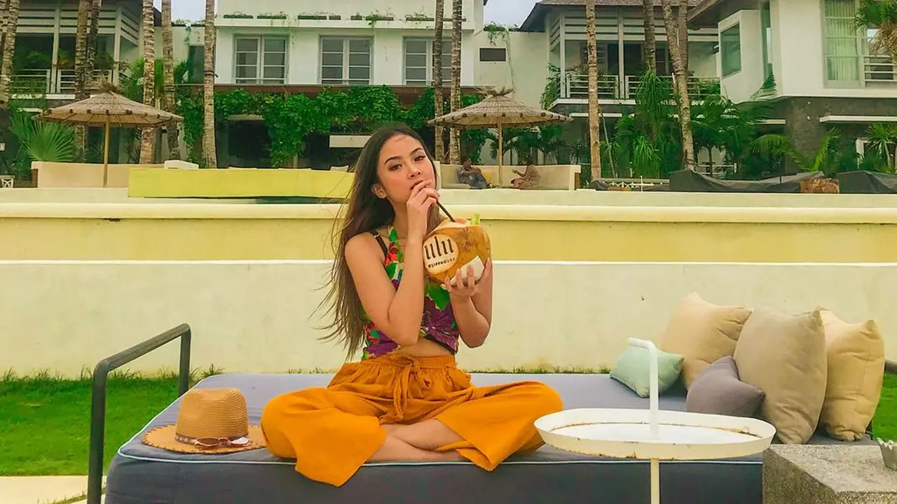 FOTO: Gaya Liburan Gabriella Larasati saat di Pulau Bali