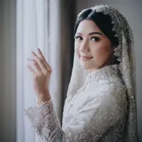 Erina Gudono tampil memesona dengan makeup natural saat pengajian (Bride Story)