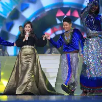 Perasaan senang dirasakan bisa mendapatkan kesempatan mengisi malam puncak HUT Indosiar tersebut. Ayu terpukau megahnya panggung dan teknologi LED yang digunakan memanjakan mata. (Adrian Putra/Bintang.com)