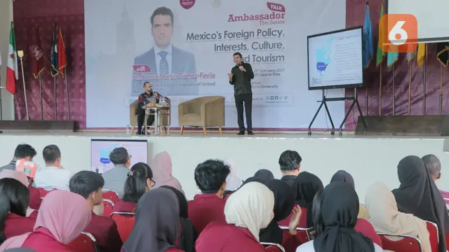 Nusa Putra University menyelenggarakan program 'Ambassador Talk' yang menghadirkan Kuasa Usaha Ad Interim Meksiko di Indonesia, H.E. Alonso Martín Gómez Favila, sebagai narasumber utama, Jumat (21/2/2025). (Liputan6.com/Istimewa).