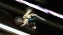 Penampilan Luc Ackermann asal Jerman dalam final Moto X Freestyle di ESPN X-Games, Stadion Bank AS, Minneapolis, Minnesota, Amerika Serikat, Jumat (20/7). (Sean M. Haffey/Getty Images/AFP)