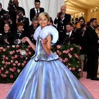 Zendaya Menjelma Jadi Cinderella di Met Gala 2019. (Foto: instagram.com/tommyhilfiger)