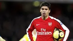 Arsenal's Croatian player Eduardo waits a penalty against Cardiff City during FA Cup 4th round replay match at Emirates Stadium in London on February 16, 2009. Arsenal won the game 4-0. AFP PHOTO/Adrian Dennis 