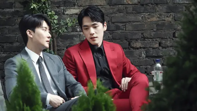 Kim Jung Hyun dan Kim Jun Han dalam drakor Time. (MBC via Soompi)