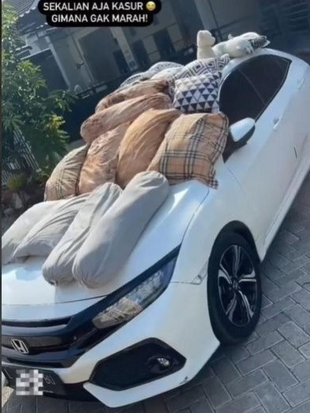 6 Potret Jemur Barang di Mobil Mewah Ini Absurd Banget, Kocak