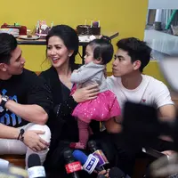 "Ya kalau Wilona itu kalau ngobrol orangnya sederhana, simple. Kalau ngobrol juga dia nggak ada sombong-sombongnya, sopan. Itu kan penting ya buat saya," ujar Venna Melinda. (Nurwahyunan/Bintang.com)