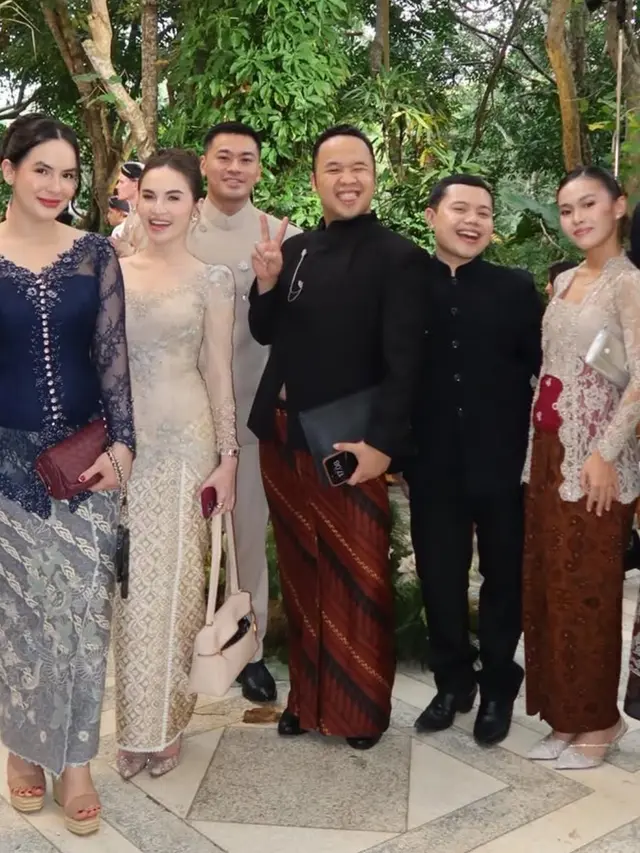 Penampilan Steffi Zamora di Pernikahan Jennifer Coppen dan Justin Hubner. [@fachrulhadid]