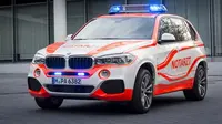 BMW X5 ini dibekali dengan peralatan lengkap untuk menunjang kegiatan paramedis. 