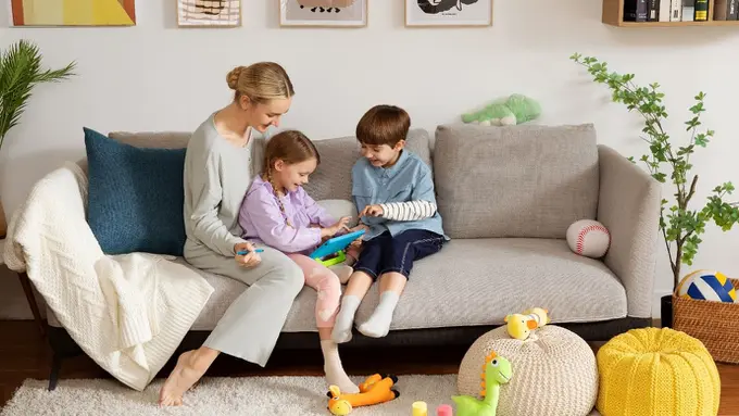 Bingung Memilih GawaiGawai Aman untuk Mendukung Aktivitas Anak? Ini Lho Rekomendasinya