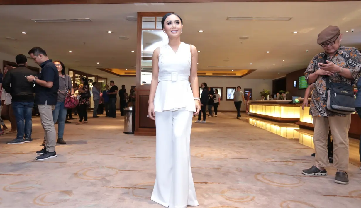 13 Agustus 2017, sinetron Saur Sepuh The Series mulai tayang di SCTV pukul 20.30 WIB. Dibintangi oleh Samuel Zylgwyn, Cut Meyriska, Sabina Katya, Meriam Bellina, Fendi Pradana, Aditya Herpavi dan yang lainnya. (Adrian Putra/Bintang.com)