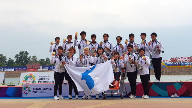 Tim Putri Traditional Boat Race Korea Bersatu