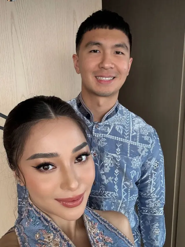 7 Potret Nikita Willy Tampil Menawan Pakai Busana Cheongsam Ini Curi Perhatian
