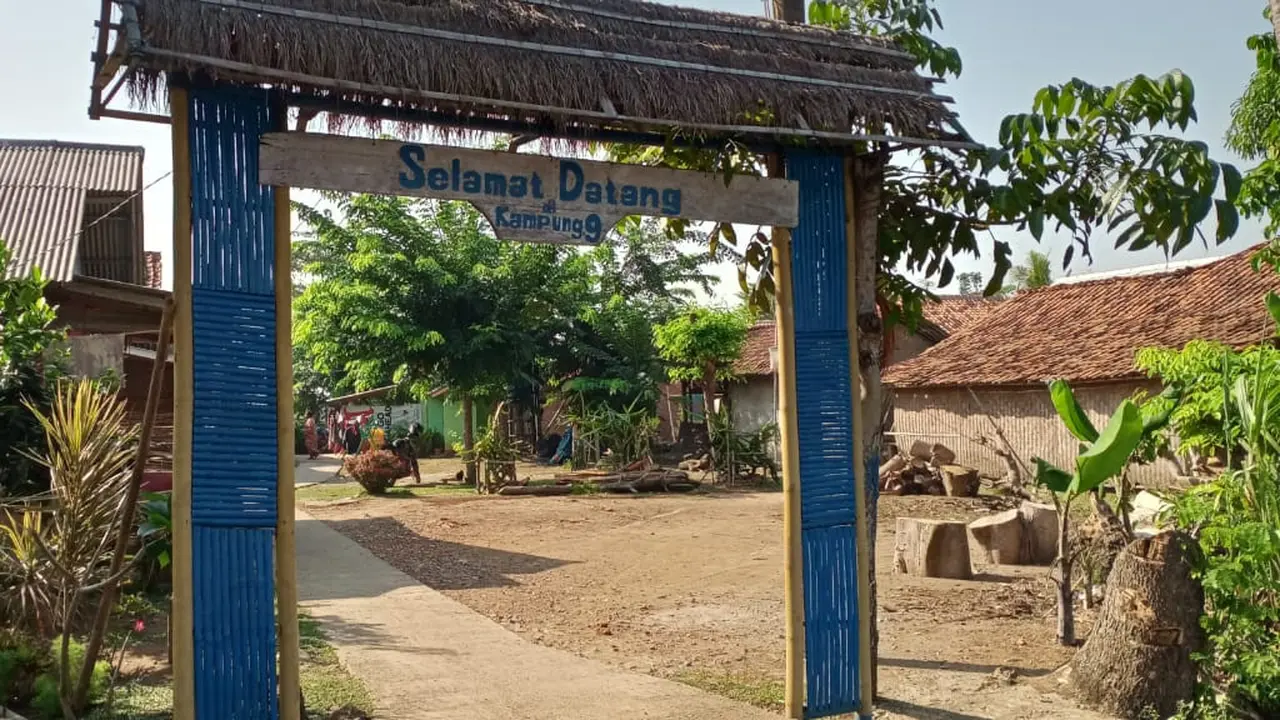 Kampung Salapan, Karawang hanya boleh dihuni 9 keluarga atau terancam musibah. (Foto: Liputan6.com/Abramena)