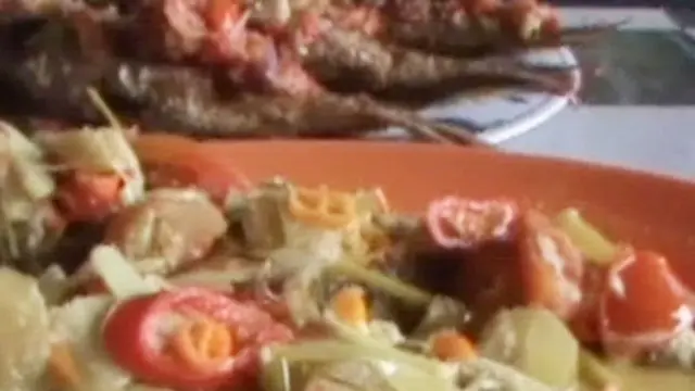 Goyang Lidah Seafood Gilimanuk Dipadu Sambal Mentah Pedas