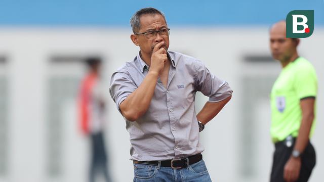 Foto: Gaya Aji Santoso di Laga Debut Bersama Persikabo 1973