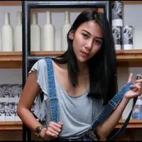 Adinda Thomas tidak mau melakukan kesalahan lagi dalam memilih pasangan. Sebelum resmi berpacaran dengan kekasih barunya, ia sempat melakukan beberapa tes kepada pasangan, guna meyakinkan bahwa dirinya tidak salah pilih.