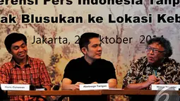 Pendiri Yayasan Perpektif Baru Wimar Witoelar (kanan) meminta Presiden Jokowi mencegah kebakaran hutan menjadi agenda utama, Jakarta, Selasa (28/10/2014). (Liputan6.com/Johan Tallo)