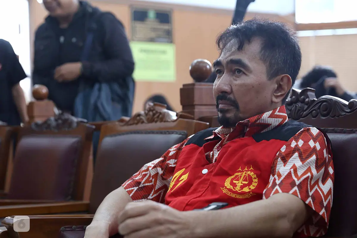 [Bintang] Gatot Brajamusti