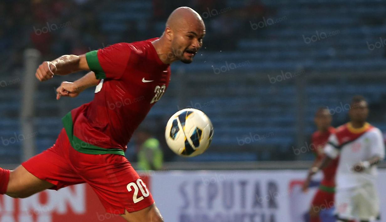 Sergio van Dijk diplot sebagai ujung tombak Timnas Indonesia pada Piala AFF 2014. Sayangnya, Ia tampil kurang apik meski reputasinya apik di Liga Australia. (Bola.com/Nicklas Hanoatubun)