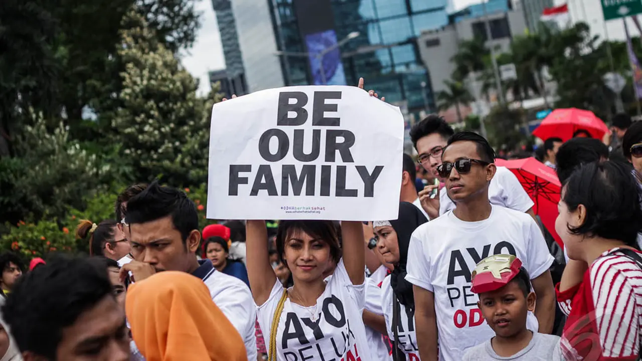 Aksi Damai "Ayo Peluk ODHA"